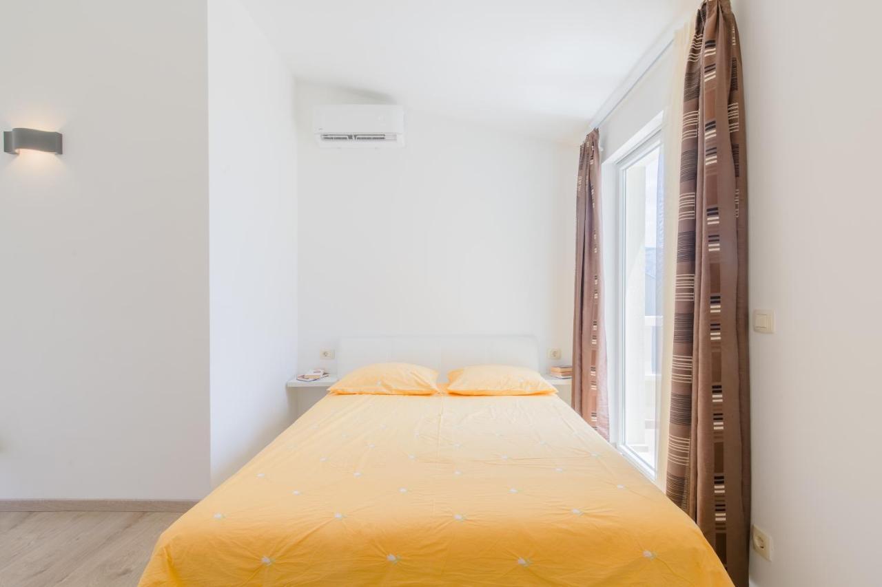 Apartments Kadenca โอมิช ภายนอก รูปภาพ