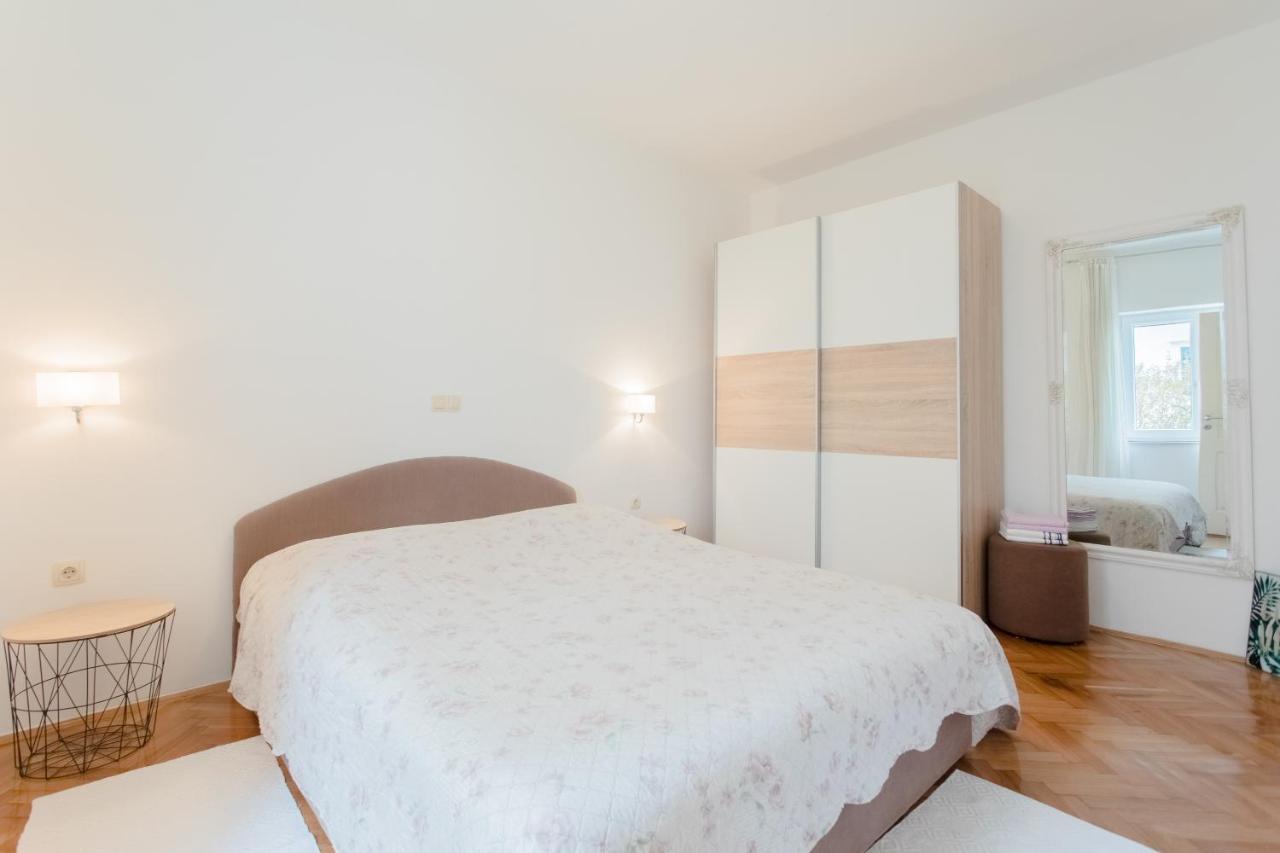 Apartments Kadenca โอมิช ภายนอก รูปภาพ