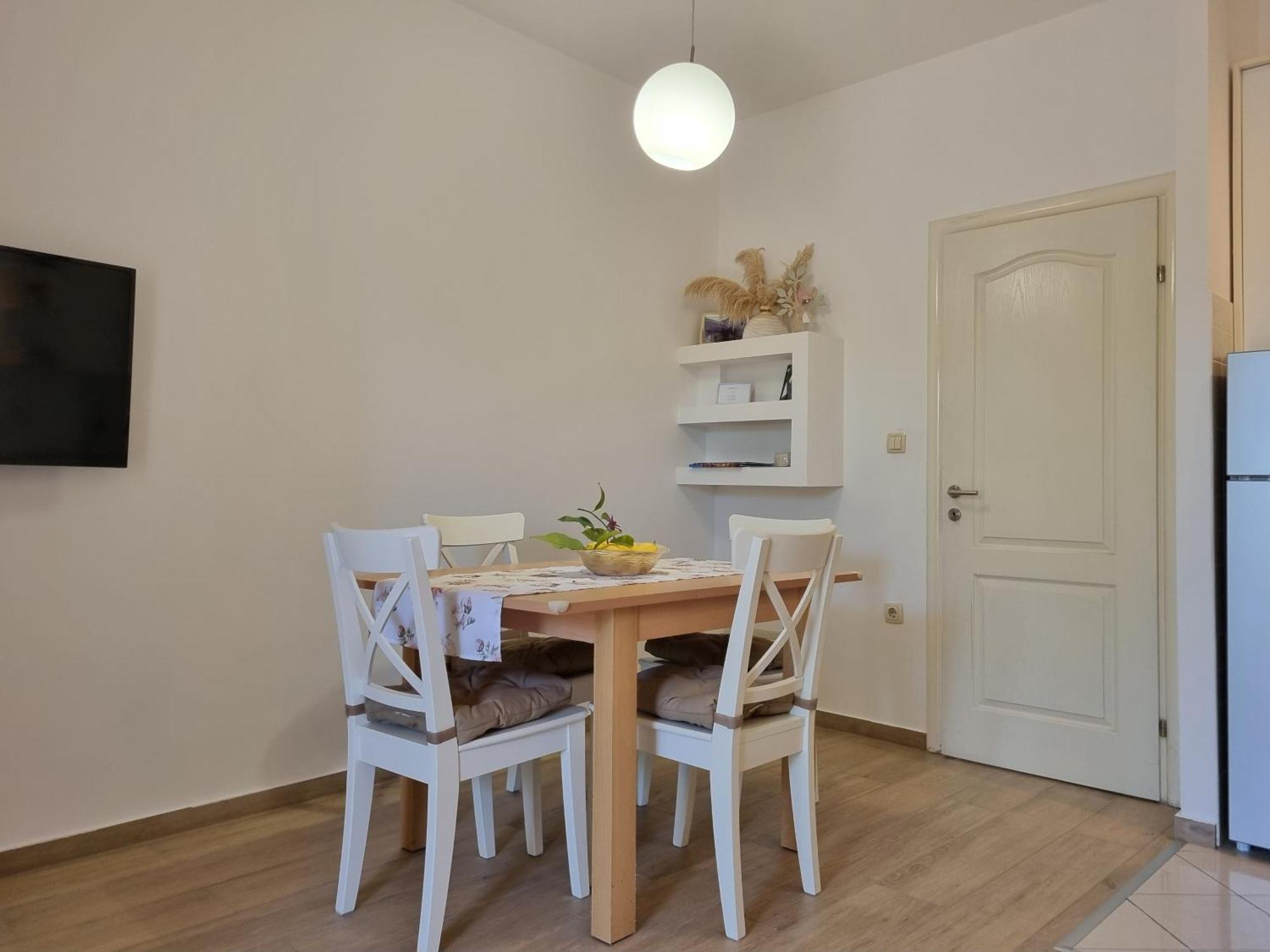 Apartments Kadenca โอมิช ภายนอก รูปภาพ