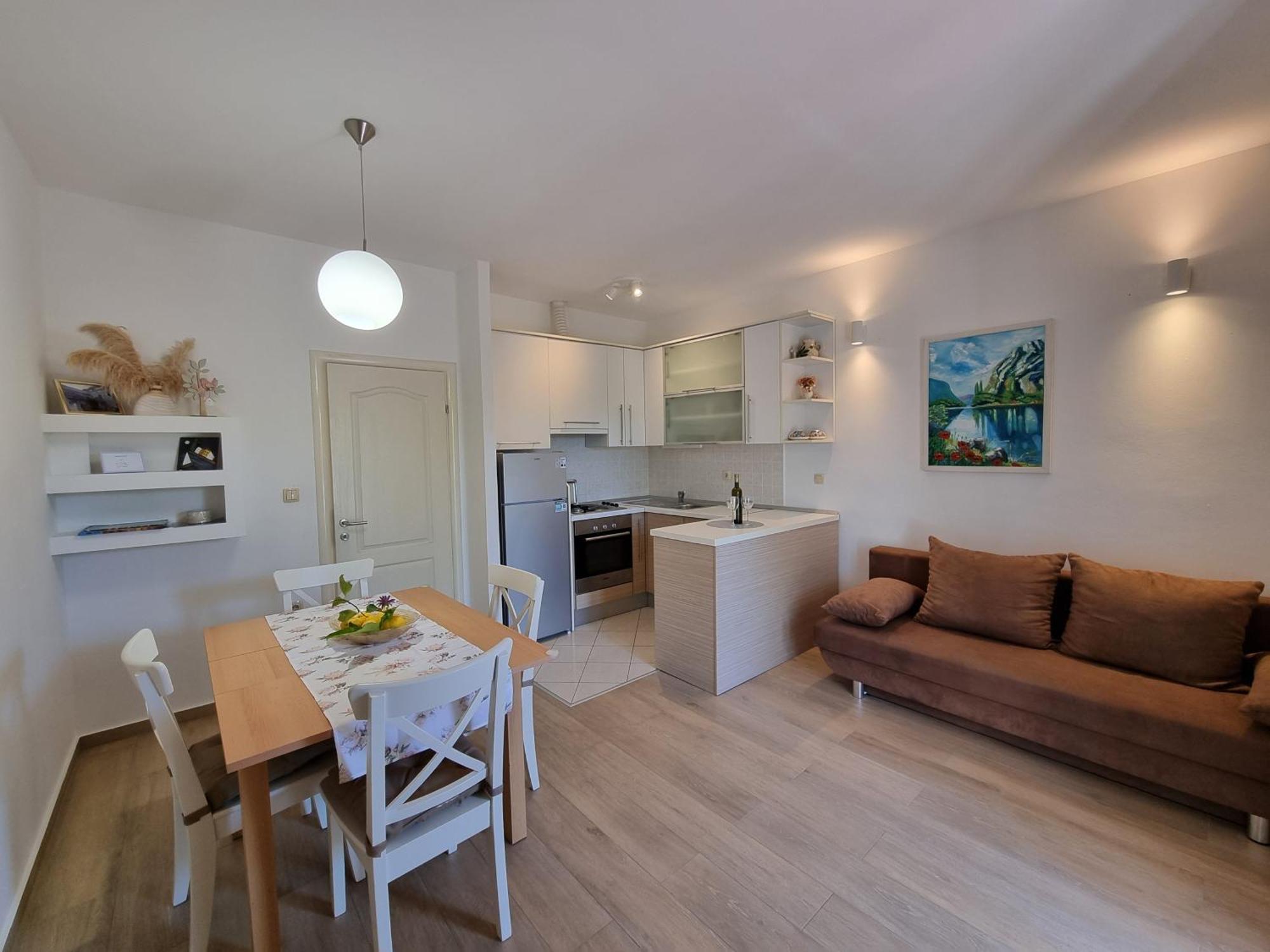 Apartments Kadenca โอมิช ภายนอก รูปภาพ
